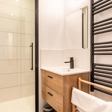Cosy - 6 Guests - Buttes Chaumont Parc Apartment Paris